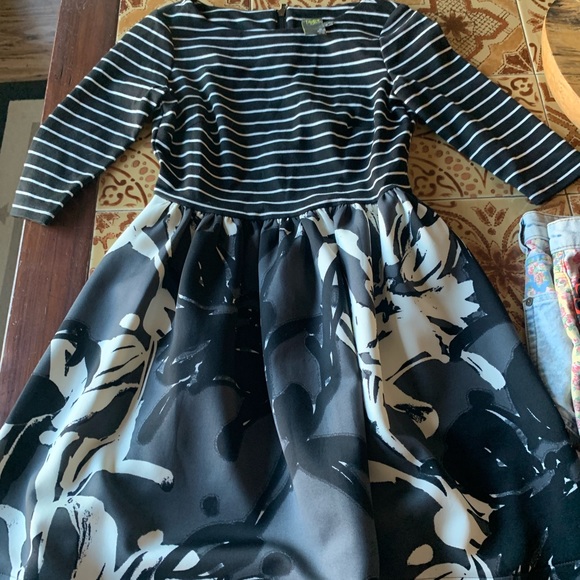 Taylor Dresses & Skirts - Anthropologie Taylor Dress size 2 - with pockets!